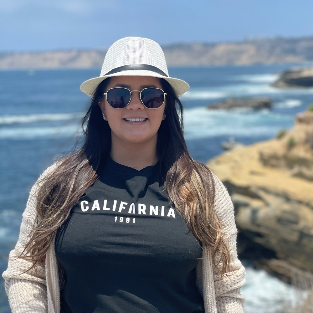 Meet your Posher, Julia